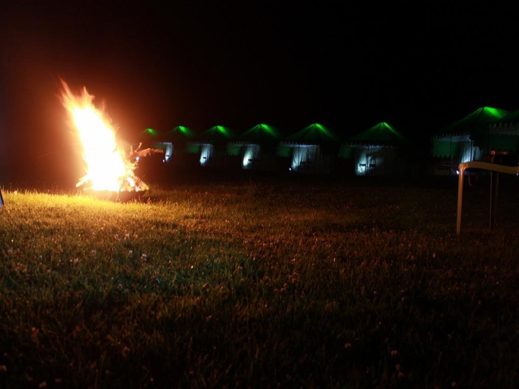 Derra Camp And Resort Jhājra Eksteriør billede
